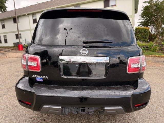 Nissan Armada Vehicle Full-screen Gallery Image 05