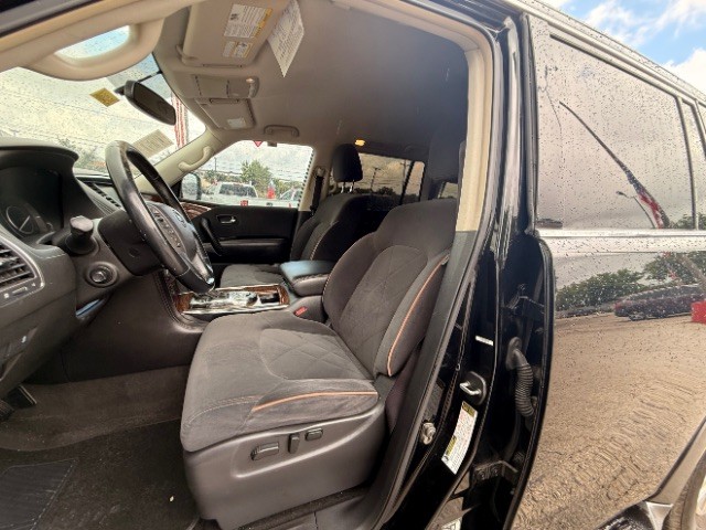 Nissan Armada Vehicle Full-screen Gallery Image 08