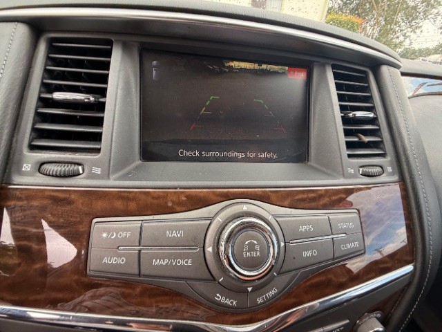 Nissan Armada Vehicle Full-screen Gallery Image 12