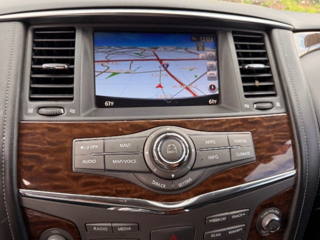 Nissan Armada Vehicle Full-screen Gallery Image 13