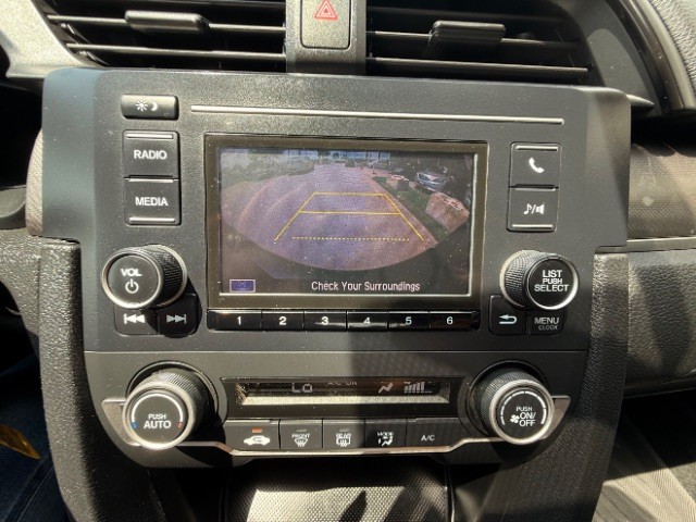 Honda Civic Sedan Vehicle Full-screen Gallery Image 10