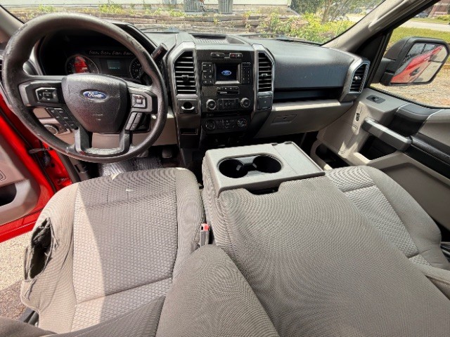 Ford F-150 Vehicle Full-screen Gallery Image 09