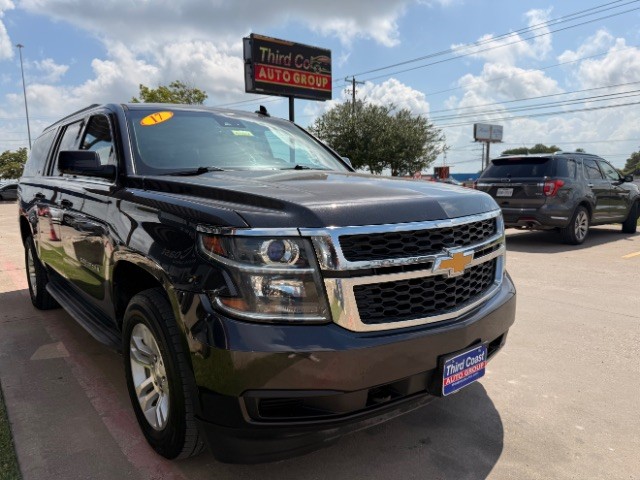 Chevrolet Suburban Vehicle Full-screen Gallery Image 02
