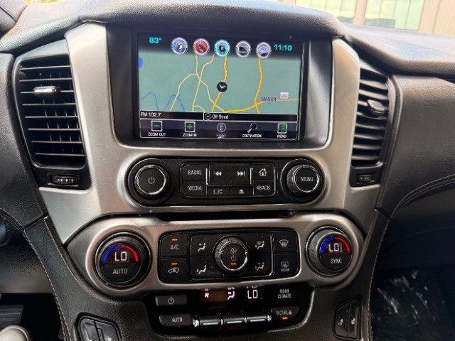 Chevrolet Suburban Vehicle Full-screen Gallery Image 12