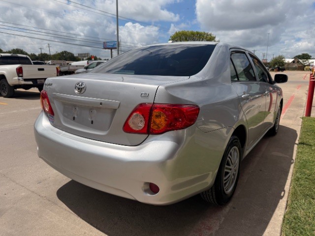Toyota Corolla Vehicle Full-screen Gallery Image 04