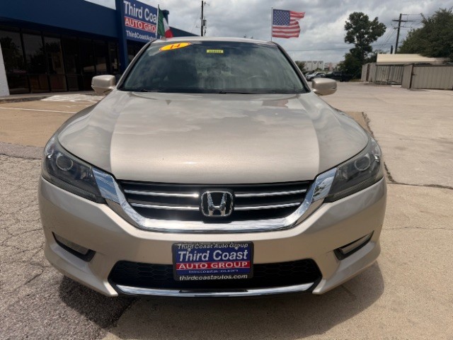 Honda Accord Sedan Vehicle Full-screen Gallery Image 06