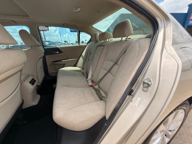 Honda Accord Sedan Vehicle Full-screen Gallery Image 08