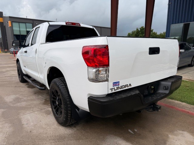 Toyota Tundra 2WD Truck Vehicle Full-screen Gallery Image 03