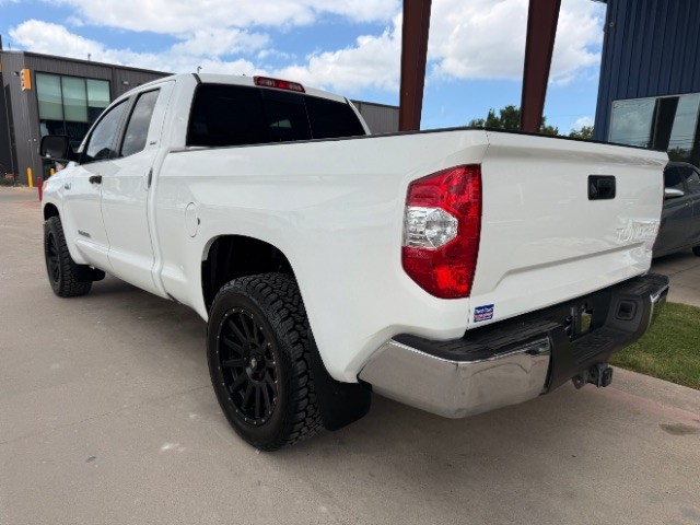 Toyota Tundra 2WD Vehicle Full-screen Gallery Image 03