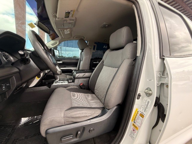 Toyota Tundra 2WD Vehicle Full-screen Gallery Image 07