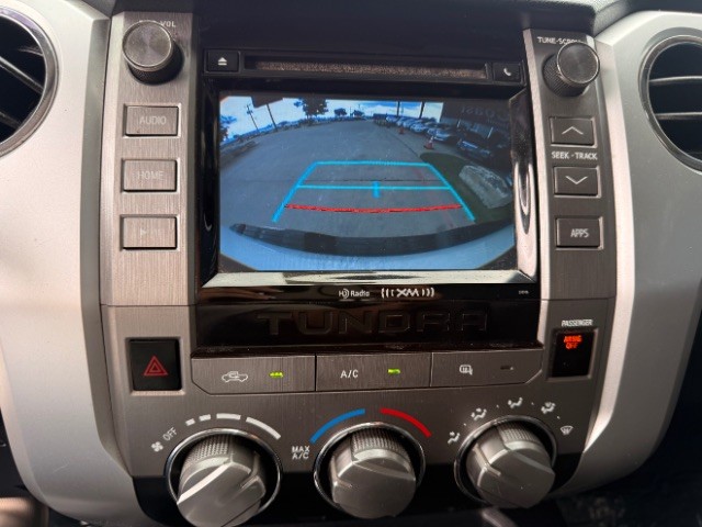 Toyota Tundra 2WD Vehicle Full-screen Gallery Image 10