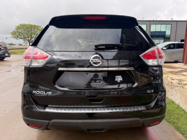 Nissan Rogue Vehicle Full-screen Gallery Image 05