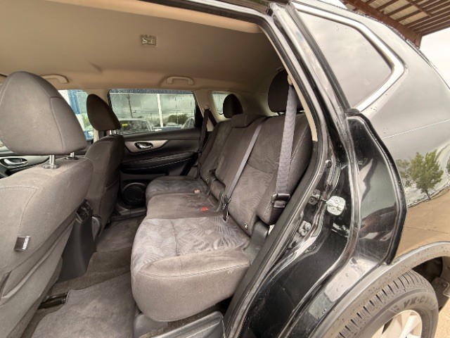 Nissan Rogue Vehicle Full-screen Gallery Image 09