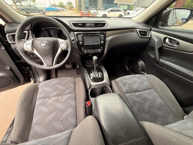 Nissan Rogue Vehicle Full-screen Gallery Image 10