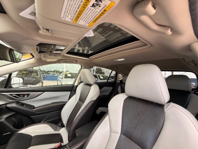 Subaru Crosstrek Vehicle Full-screen Gallery Image 10