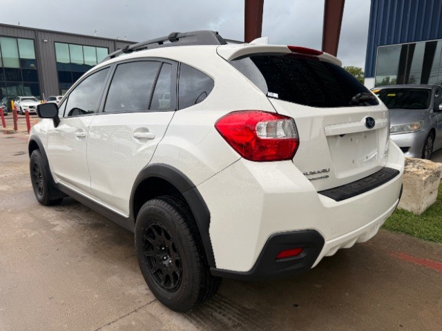 Subaru Crosstrek Vehicle Full-screen Gallery Image 03