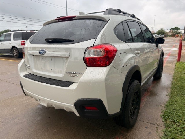 Subaru Crosstrek Vehicle Full-screen Gallery Image 04