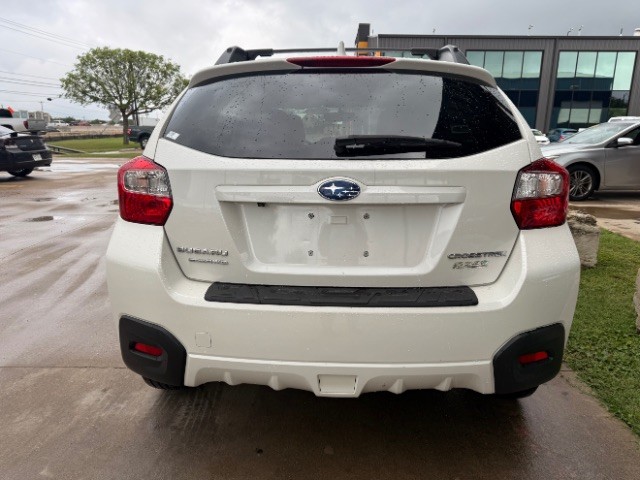 Subaru Crosstrek Vehicle Full-screen Gallery Image 05