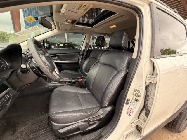 Subaru Crosstrek Vehicle Full-screen Gallery Image 08