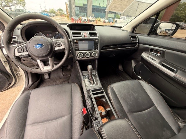 Subaru Crosstrek Vehicle Full-screen Gallery Image 10