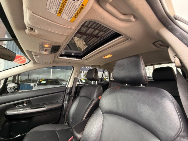 Subaru Crosstrek Vehicle Full-screen Gallery Image 11