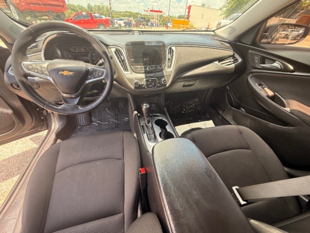 Chevrolet Malibu Vehicle Full-screen Gallery Image 09