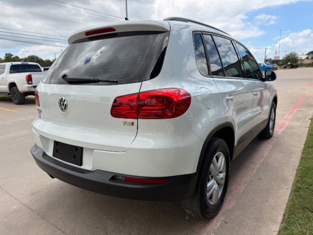 Volkswagen Tiguan Vehicle Full-screen Gallery Image 04