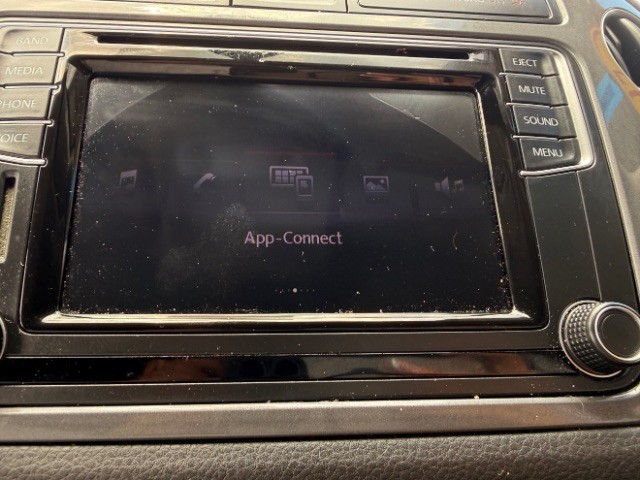 Volkswagen Tiguan Vehicle Full-screen Gallery Image 10