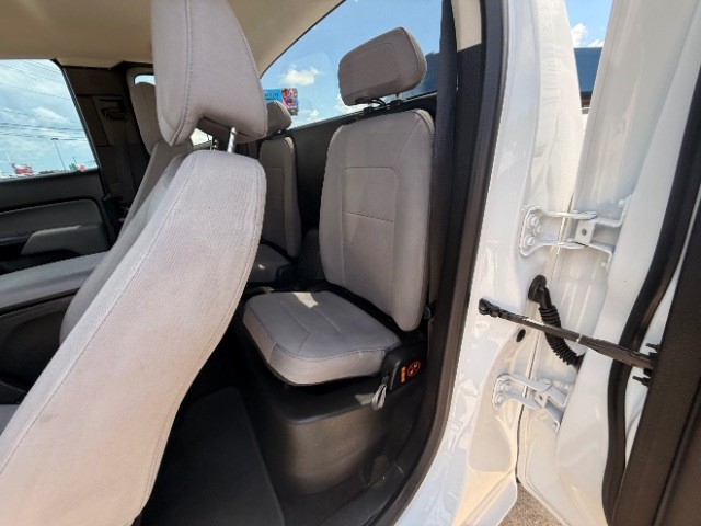 Chevrolet Colorado Vehicle Full-screen Gallery Image 08