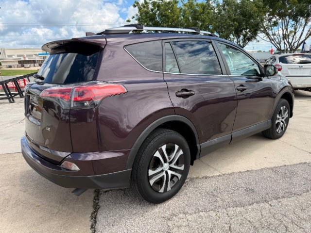 Toyota RAV4 Vehicle Full-screen Gallery Image 03