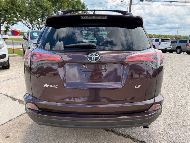 Toyota RAV4 Vehicle Full-screen Gallery Image 05