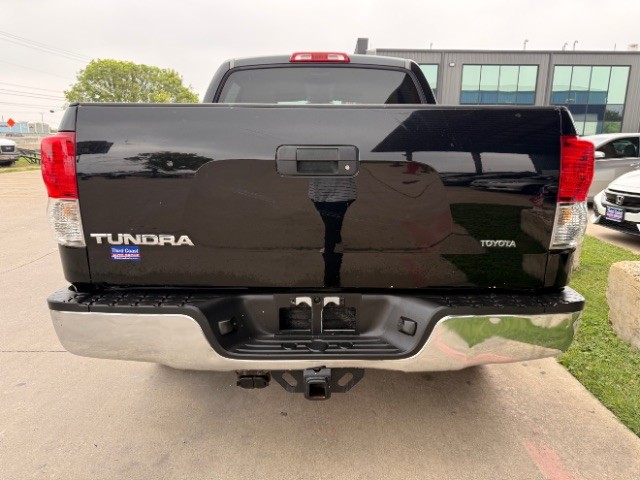Toyota Tundra Vehicle Full-screen Gallery Image 05