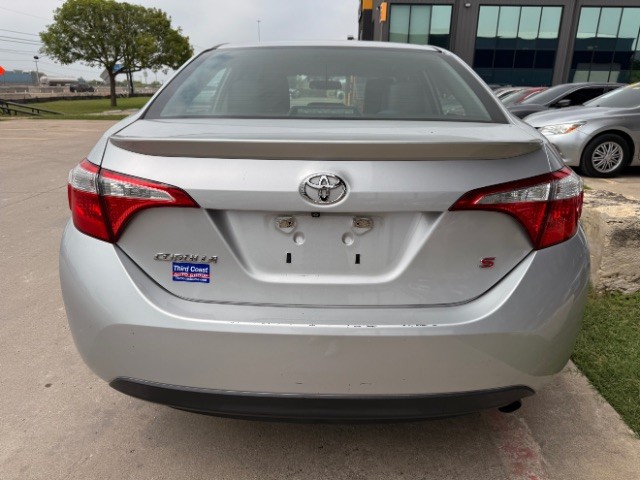 Toyota Corolla Vehicle Full-screen Gallery Image 05