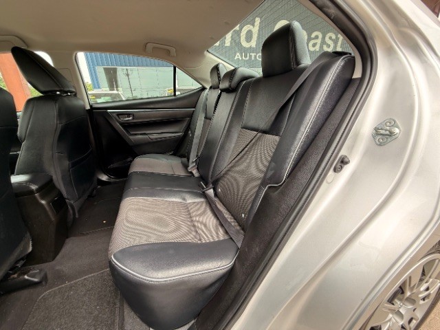 Toyota Corolla Vehicle Full-screen Gallery Image 08