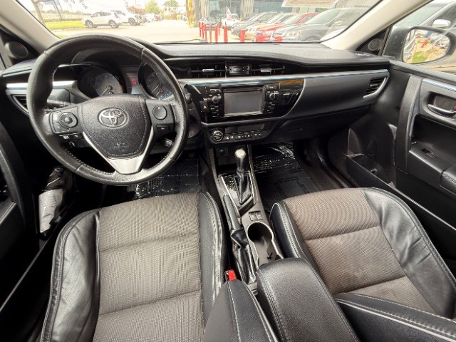 Toyota Corolla Vehicle Full-screen Gallery Image 09