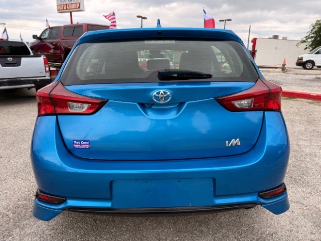 Toyota Corolla iM Vehicle Full-screen Gallery Image 05