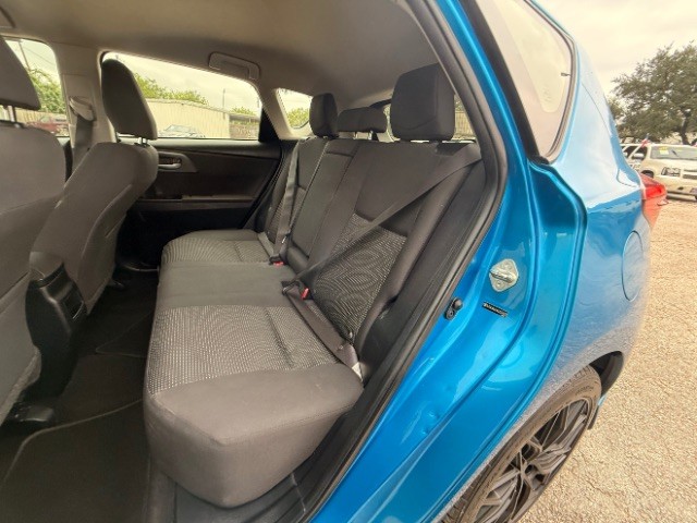 Toyota Corolla iM Vehicle Full-screen Gallery Image 08