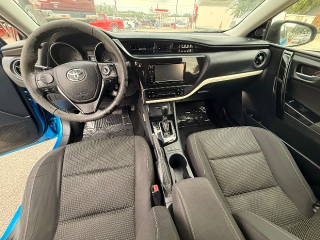 Toyota Corolla iM Vehicle Full-screen Gallery Image 09