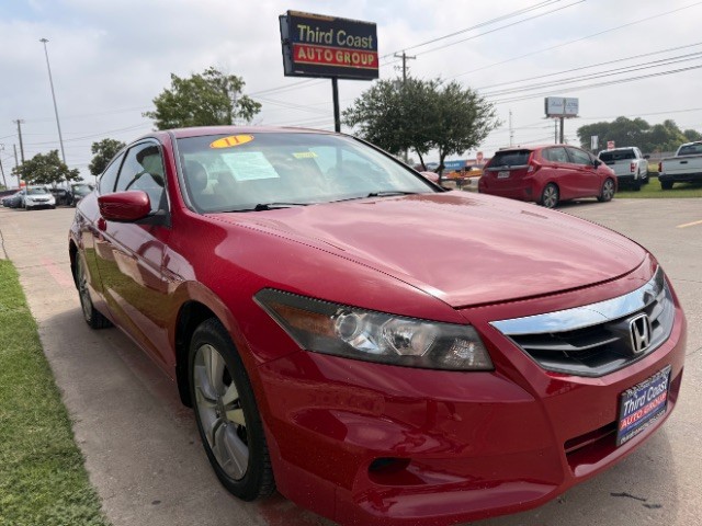Honda Accord Coupe Vehicle Full-screen Gallery Image 02