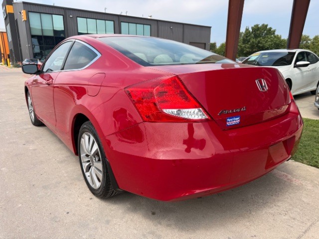 Honda Accord Coupe Vehicle Full-screen Gallery Image 03