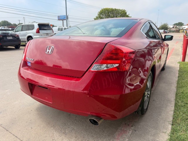 Honda Accord Coupe Vehicle Full-screen Gallery Image 04