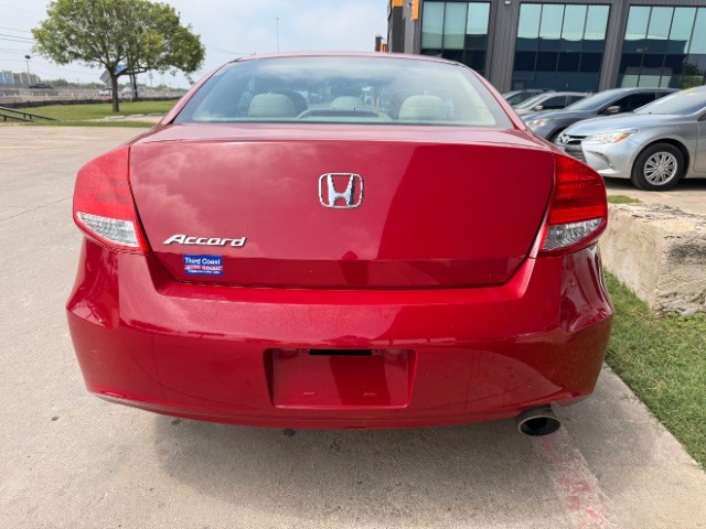 Honda Accord Coupe Vehicle Full-screen Gallery Image 05