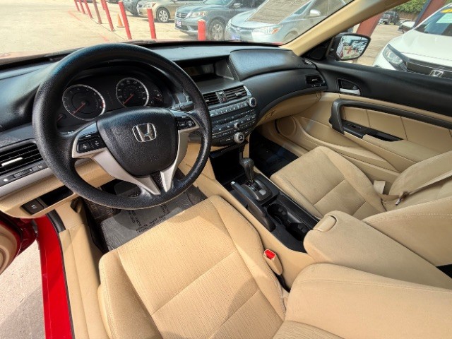 Honda Accord Coupe Vehicle Full-screen Gallery Image 09