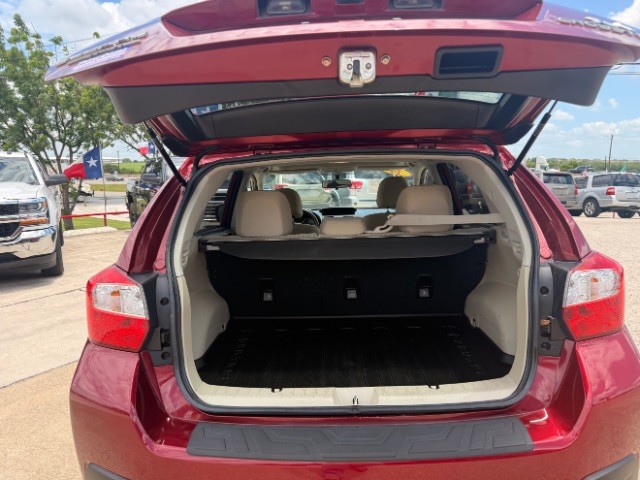 Subaru XV Crosstrek Vehicle Full-screen Gallery Image 06