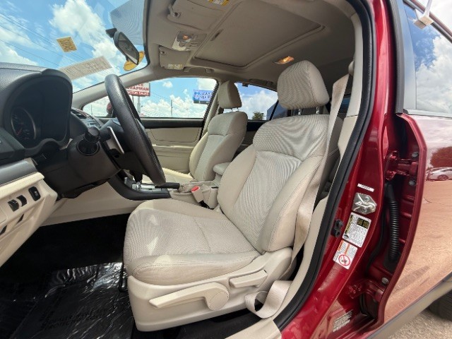 Subaru XV Crosstrek Vehicle Full-screen Gallery Image 08