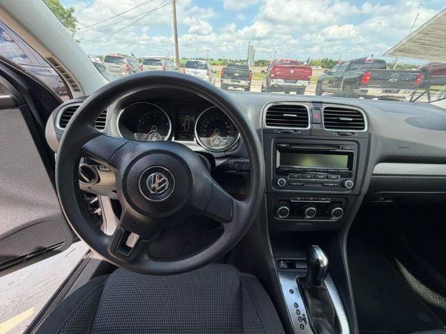 Volkswagen Golf Vehicle Full-screen Gallery Image 07