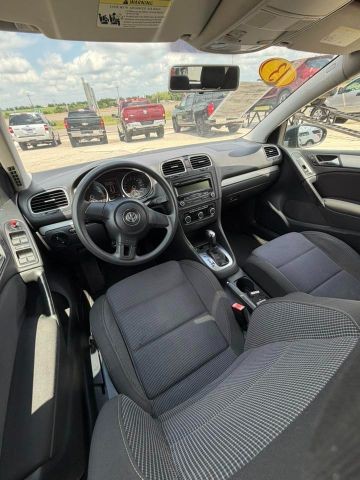 Volkswagen Golf Vehicle Full-screen Gallery Image 09