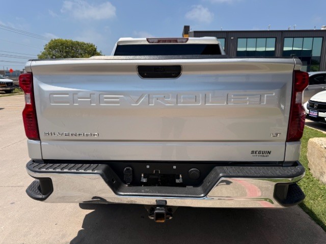 Chevrolet Silverado 1500 Vehicle Full-screen Gallery Image 05