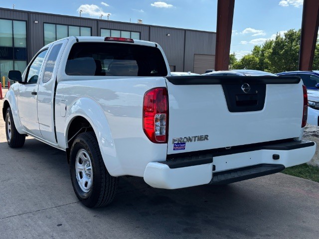 Nissan Frontier Vehicle Full-screen Gallery Image 04