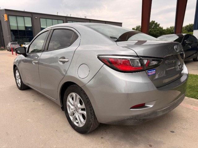 Scion iA Vehicle Full-screen Gallery Image 03